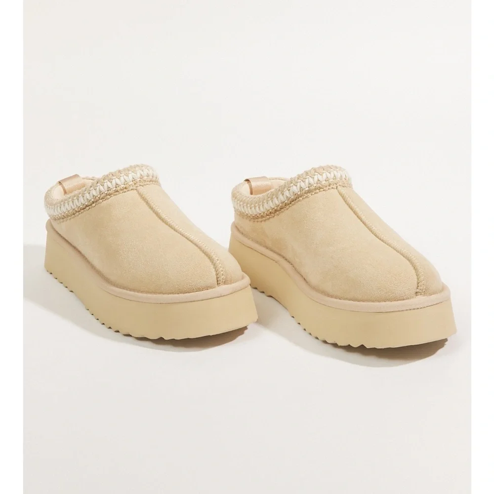New with tags Altar’d State Cloud Platform Slipper